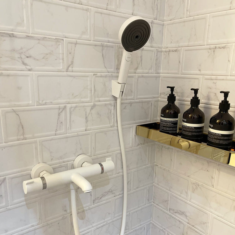 El Duşlu Banyo Bataryası