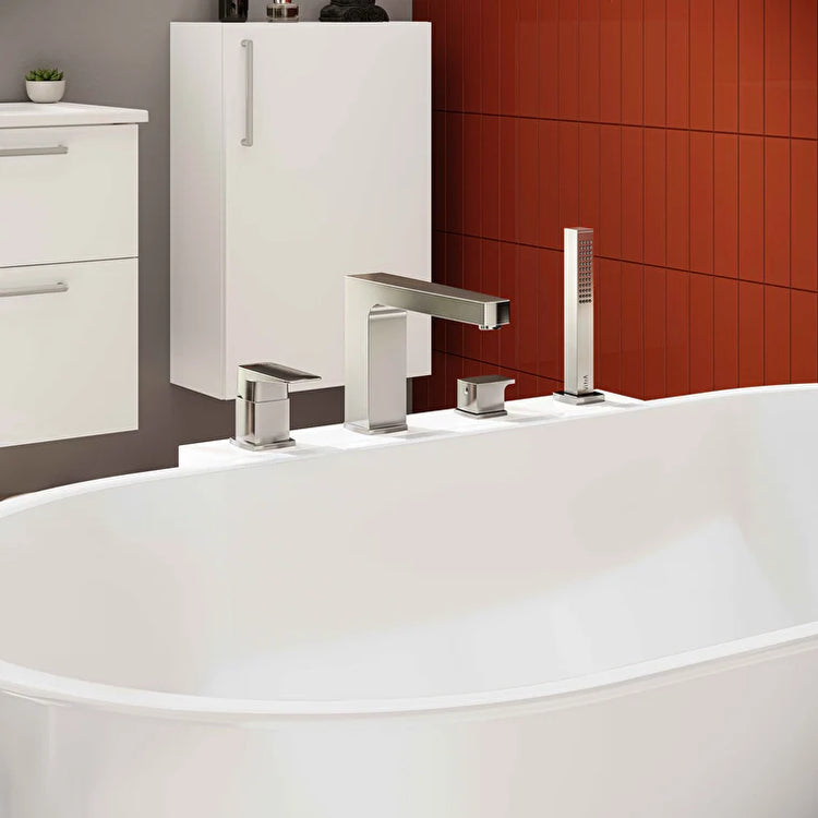 El Duşlu Küvet Bataryası