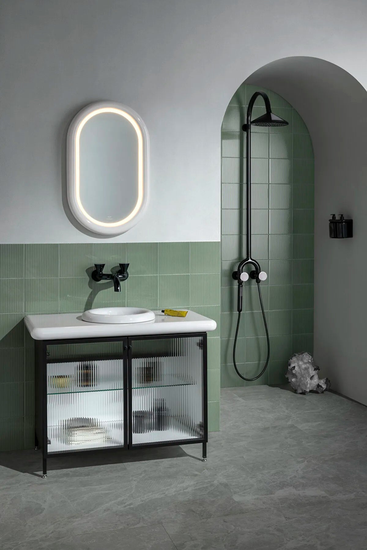 VitrA Liquid Duvardan Aplike Lavabo Bataryası, Parlak Siyah