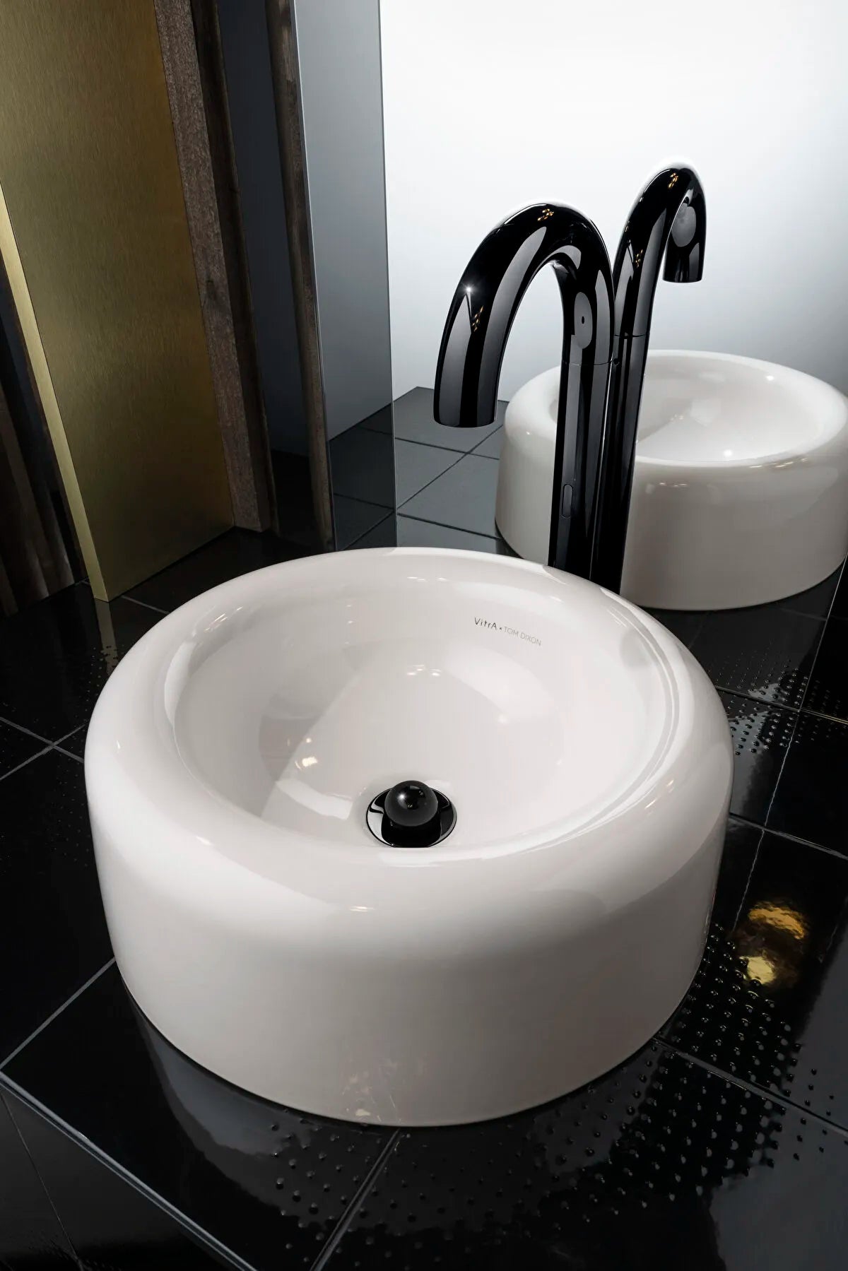 VitrA Liquid Temassız Lavabo Bataryası Yüksek (Elektrikli, Çift Su Girişli), Parlak Siyah